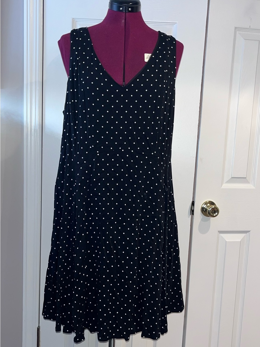 Torrid Black & White Polka Dot V-Neck Midi Dress 14
